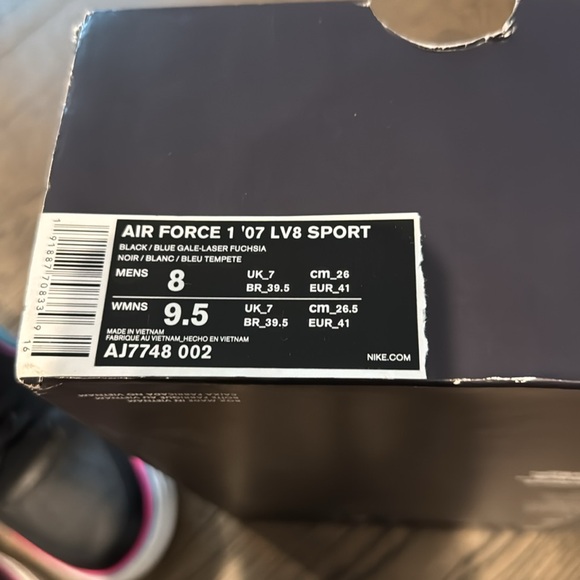 NIKE AIR FORCE 1 - Picture 4 of 7